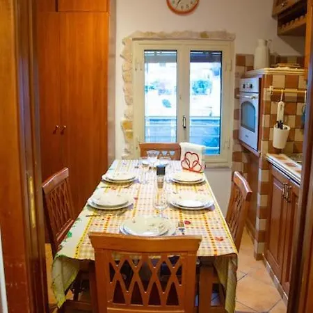 아파트 Floor Studio, & Quiet