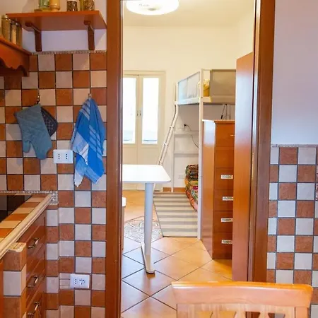 Floor Studio, & Quiet * ナポリ