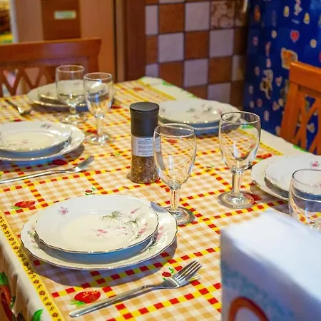 Floor Studio, & Quiet Nápoly